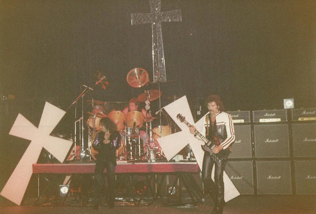 The Gary Owens Story - AIIZ, A11Z New Wave Of British Heavy Metal NWOBHM Heavy Rock Hard Rock n.w.o.b.h.m aiiz a11z Gary Owens Dave Owens Simon Wright Tony Backhouse